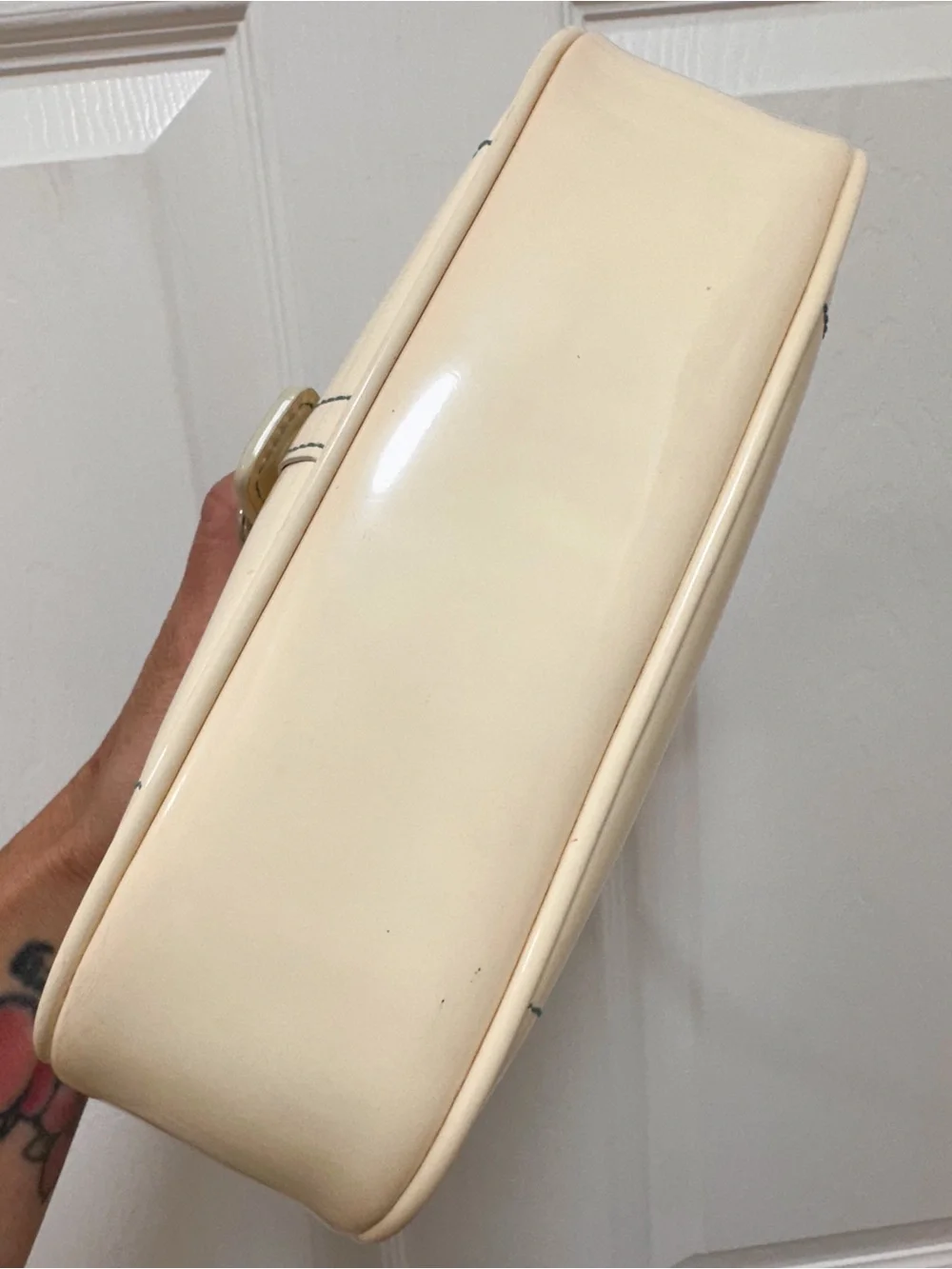 Coach Soho Patent Buckle Flap Shoulder Bag Ivory Patent Leather Vintage Y2K